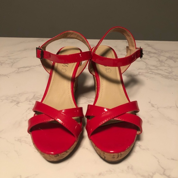 Stepss Red and Cork Wedges - Picture 3 of 7